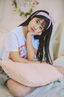 掀起礼服后摆挺入